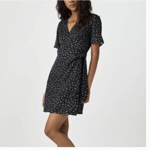 Vetta Short Wrap Dress in Black Floral Small